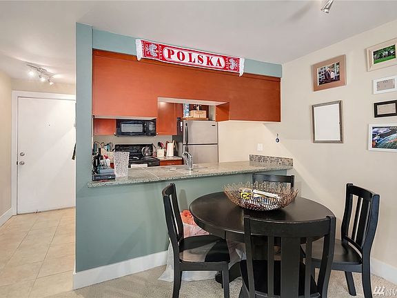 5th image of 4831 Fauntleroy Way SW APT 105