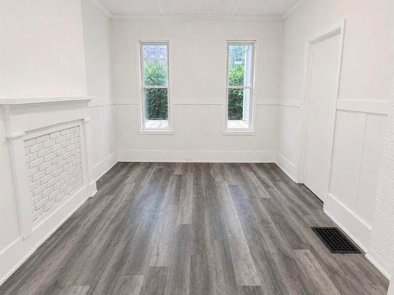 3rd image of 269 Powell Avenue