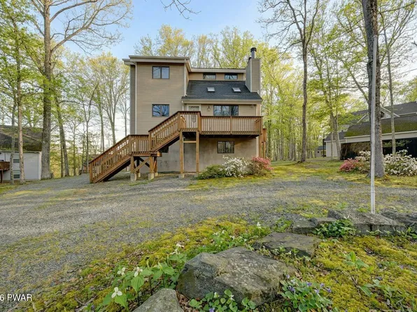 258 W Lakeview Rd, Lackawaxen, PA 18435