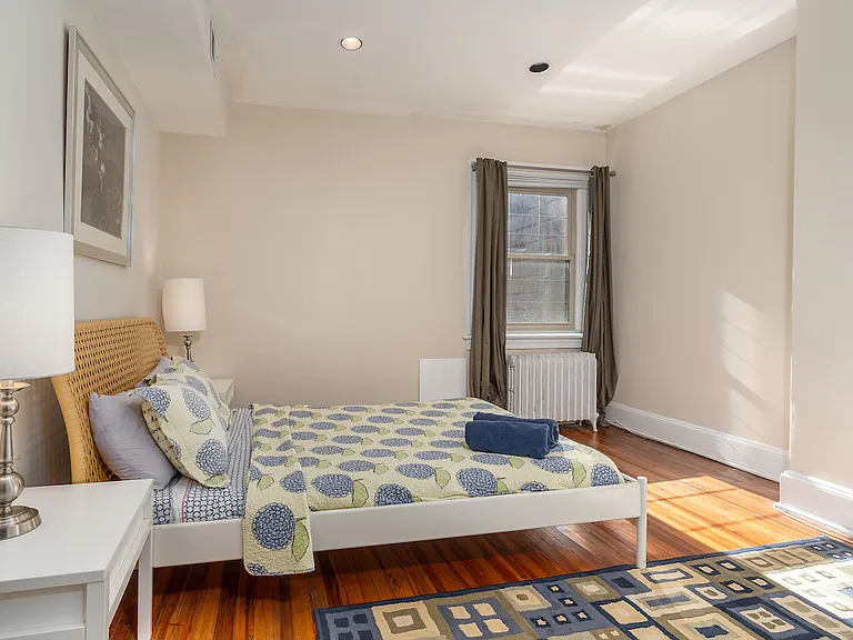 1820 Calvert St NW — Photo 59