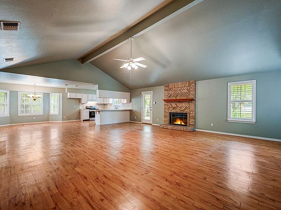 3rd image of 259 Twin Oak Rd