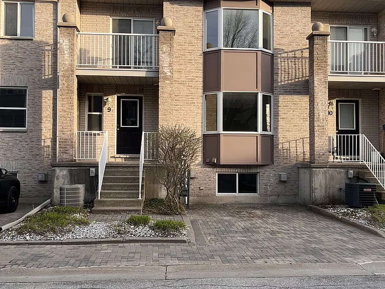 490 Veterans Dr #9 — Photo 1