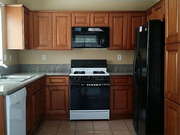 5th image of 6330 Kenny Heights Ct