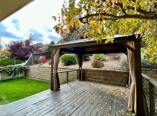 9711 Queenscliffe Dr, Highlands Ranch, CO 80130