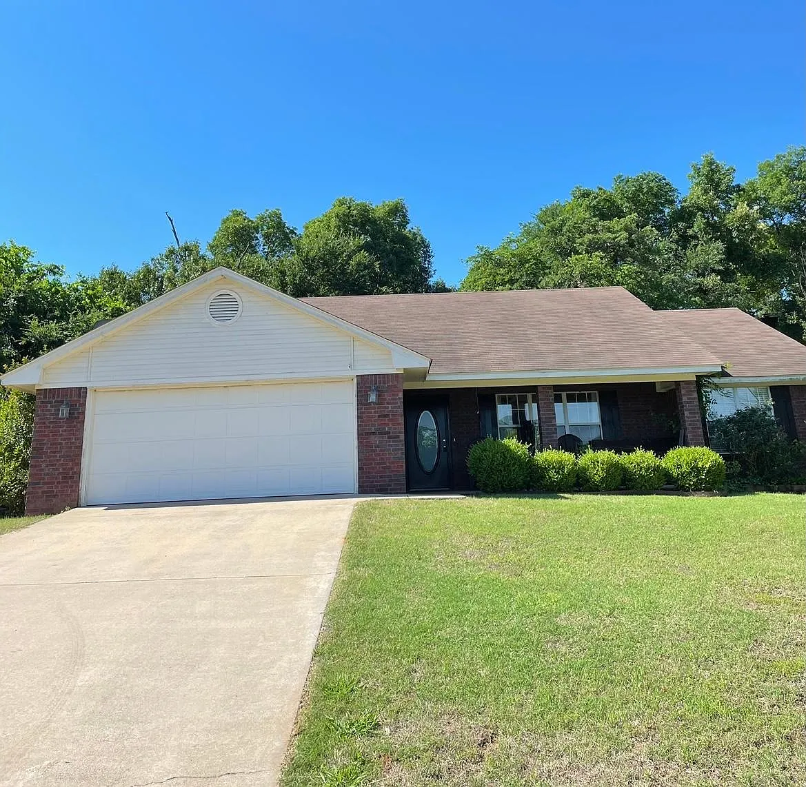 Shirley St, Durant — Photo 1