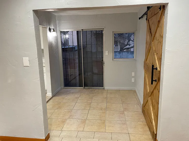 480 Napa St — Photo 12