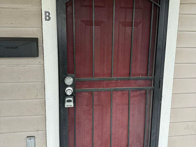 2339 20th Place Ensley #B — Photo 2