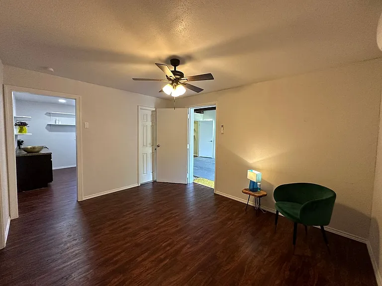 1619 Nolan St #B — Photo 7