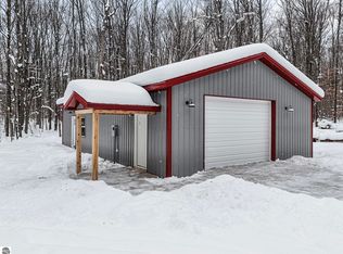 563 Manistee Rd, Cadillac, MI 49601