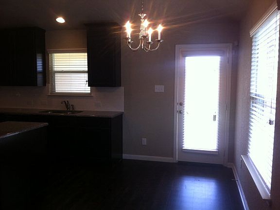 5th image of 232 Oak Creek Way
