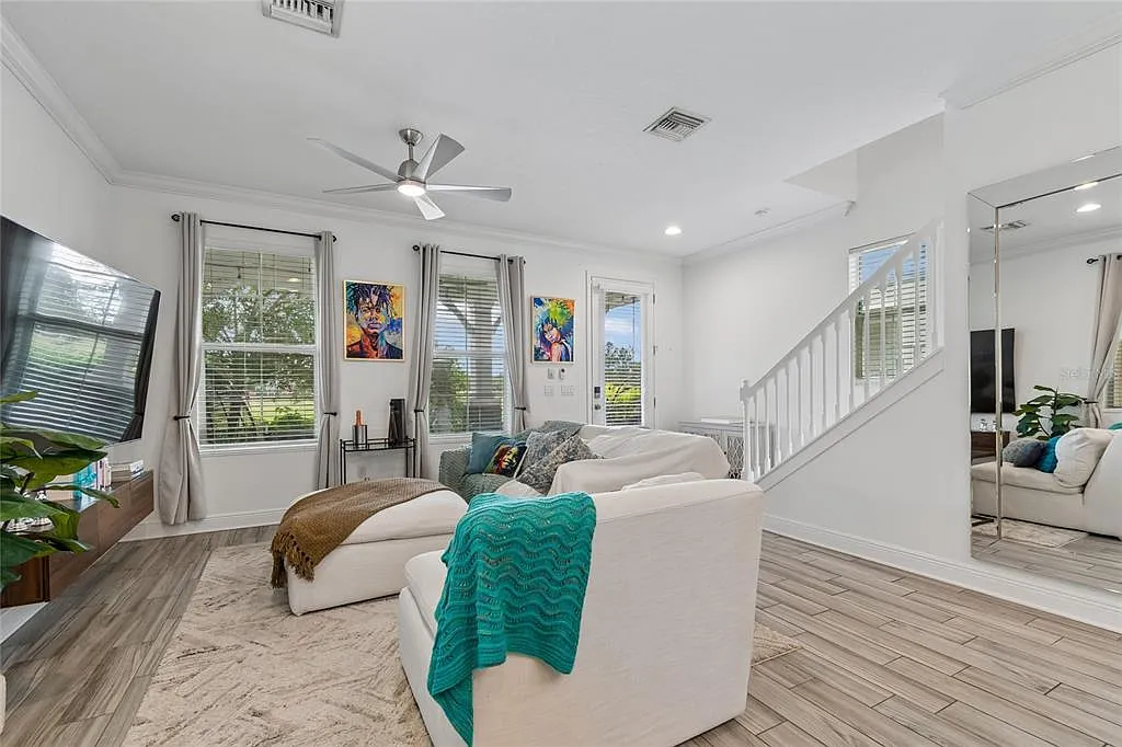 3 bed, 2.5 bath, 1596 sqft, $3,000 — Photo 3