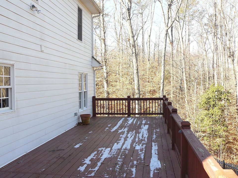 Large rear Deck