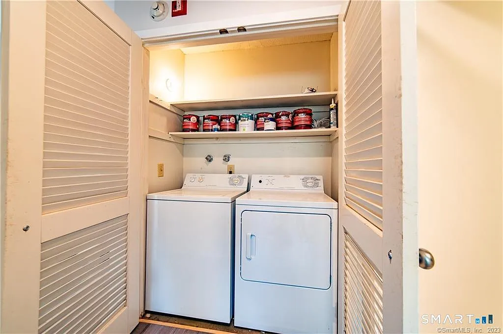 2 bed, 2.0 bath, 1044 sqft, $2,300 — Photo 3