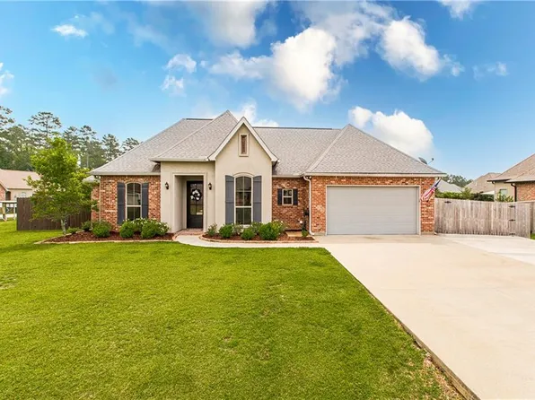 207 Faye Daye Dr, Madisonville, LA 70447