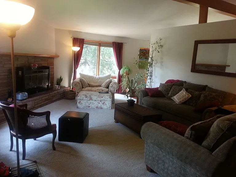 335 SW Arbor St — Photo 4