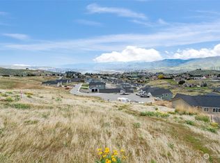 302 Burch Hollow Ln, Wenatchee, WA 98801