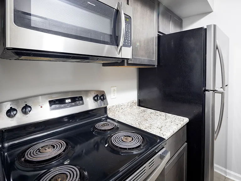 Grant Street Apartments — Photo 40