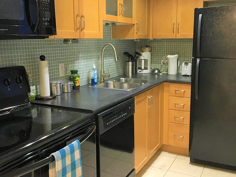 46 Western Battery Rd #837 — Photo 7