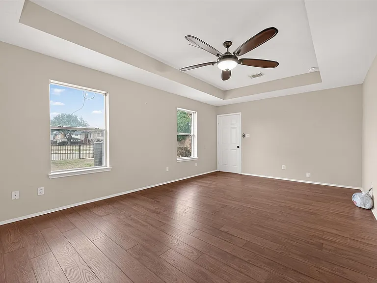 23035 Canal Rd — Photo 31