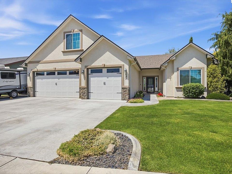 1st image of 693 Tanglewood Dr