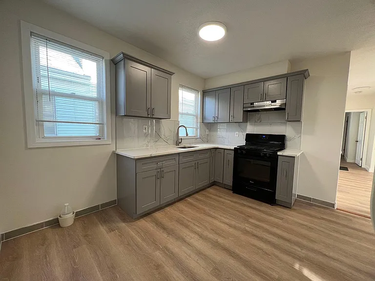 539 Washington St #2 — Photo 2