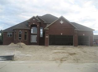 21506 Brooklyn Brg, Macomb Township, MI 48044