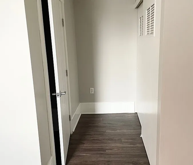 340 Saint Clair Ave #208 — Photo 5