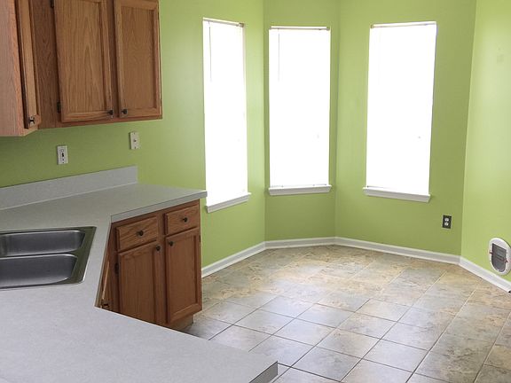 Kitchen bay window
