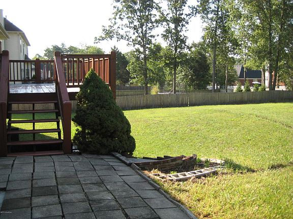 3rd image of 229 Hardwood Dr