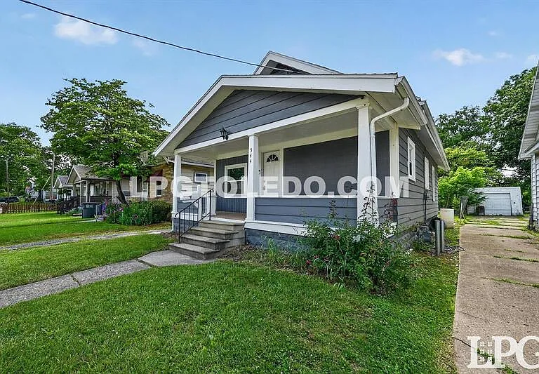 544 Woodsdale Ave — Photo 2