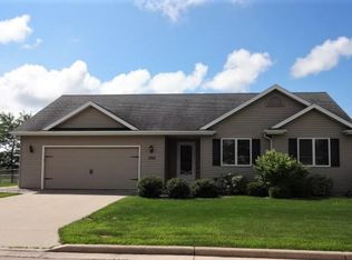 1743 Buckhorn Ln, Neenah, WI 54956