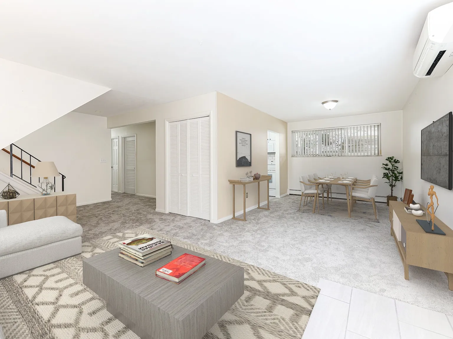 3 bed, 1.5 bath, 1372 sqft, $2,300 — Photo 4