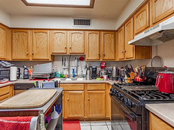 5th image of 1335 W 13th St