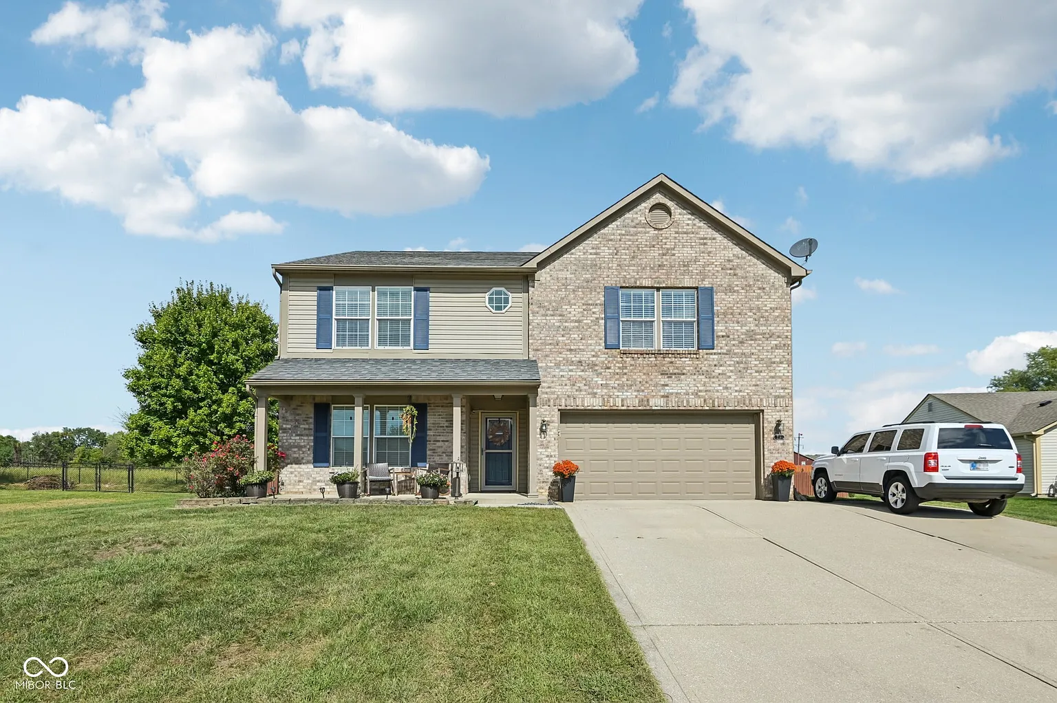 216 Oakview Dr photo 1