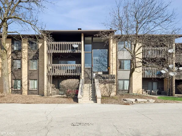 6184 Pinewood Ct APT 103, Willowbrook, IL 60527