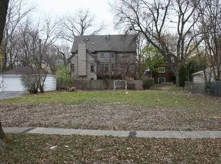 104 Hiawatha Dr, Clarendon Hills, IL