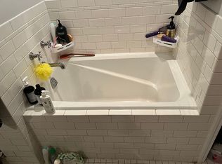 1012 Atkinson Rd, Lake Bluff, IL 60044