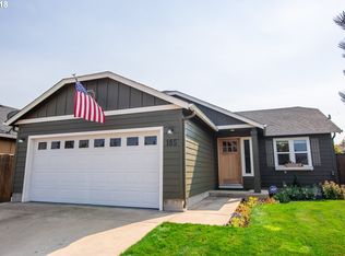 185 Tyler Ave, Cottage Grove, OR 97424