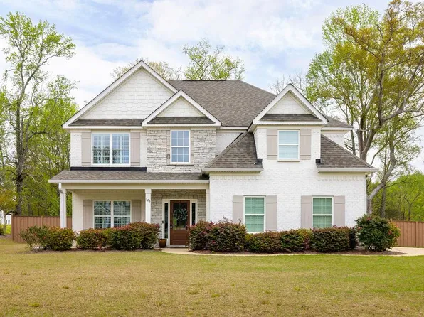 223 Maple Lakes Dr, Cataula, GA 31804