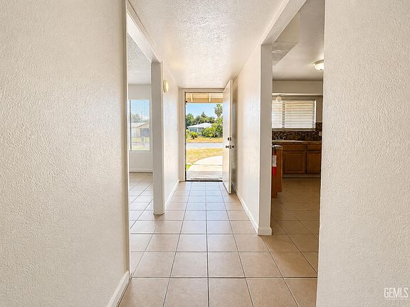 4th image of 5805 Midas St
