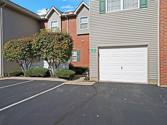 3rd image of 703 Mystic Pointe Dr