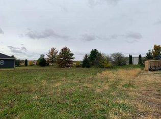 8 Clover, Footville, WI 53537