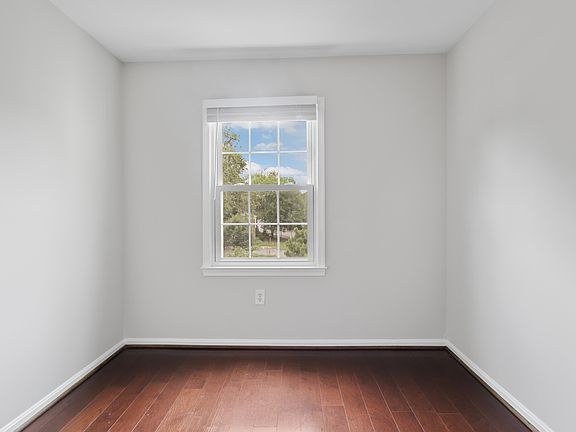 3rd image of 9913 Longford Ct #1