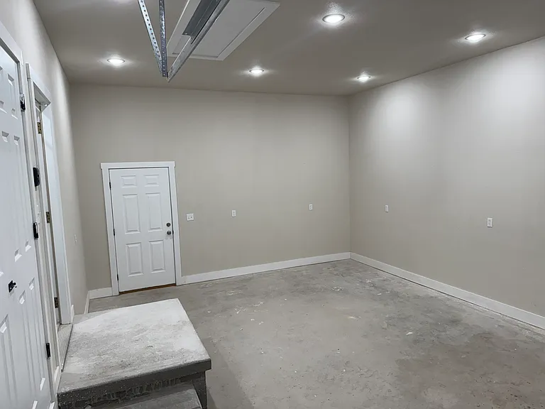 411 Pendleton St — Photo 5