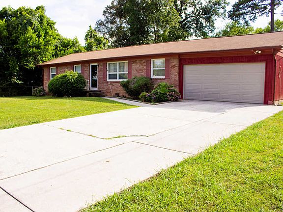 3rd image of 1709 Havenhill Ln