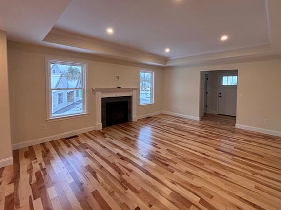 3rd image of 18 Edgewater Drive #33