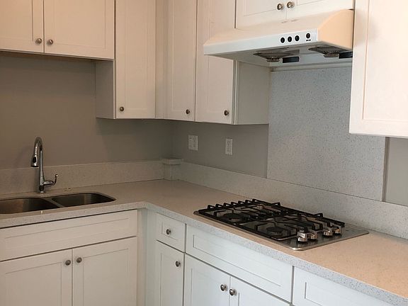 3rd image of 9951 Howland Dr #B