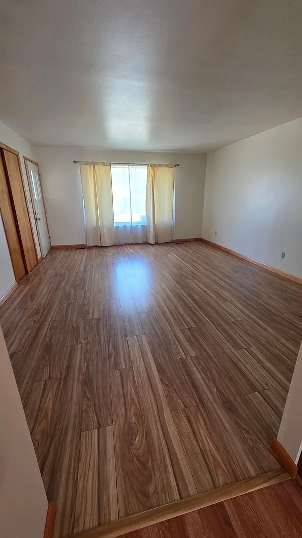 Spacious Westside 2 Bed Ranch - All Utilities Included — Photo 4
