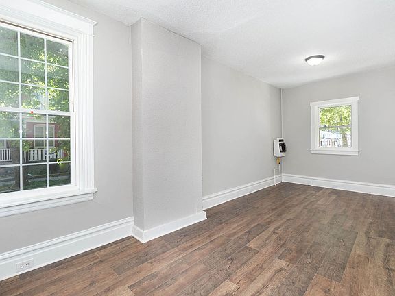 3rd image of 551 Radnor St #1