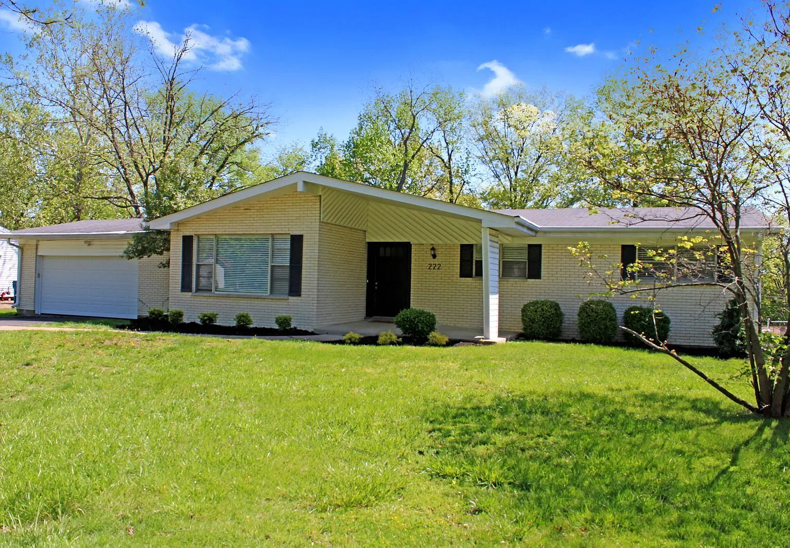 4 bed, 2.5 bath, 1703 sqft, $2,575 — Photo 1